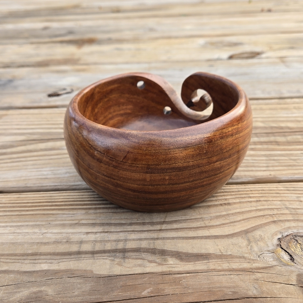 Hand carved wood bowl, small size yarn bowl wooden yarn bowl, knitting - Picture 4 of 11